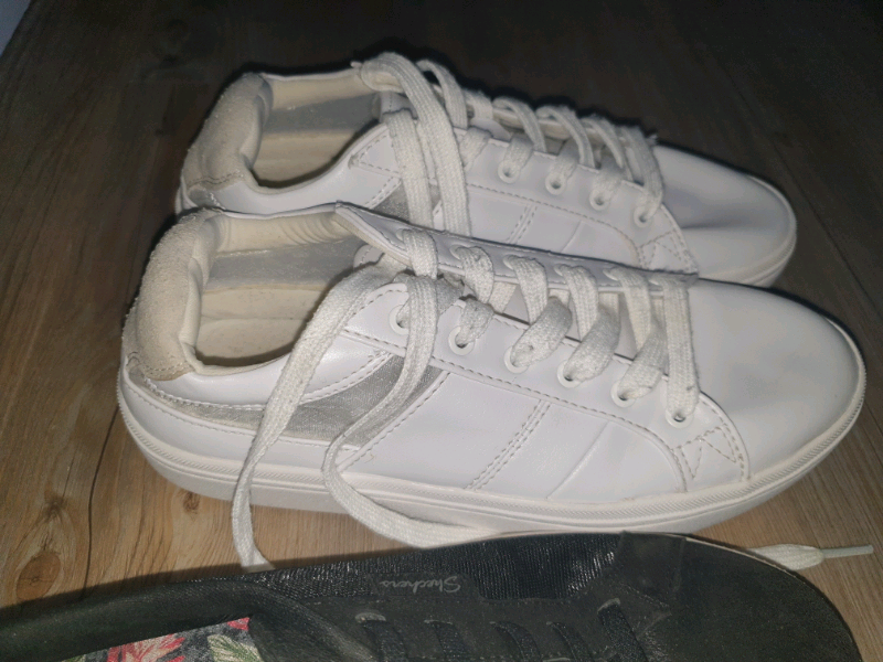 zara skechers